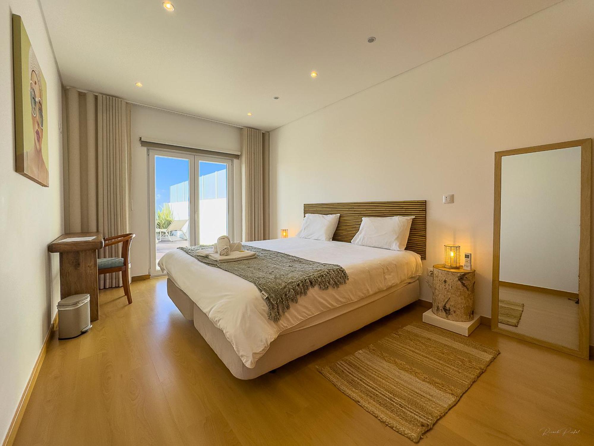 Vibing & Liming Ericeira Hotel Екстериор снимка